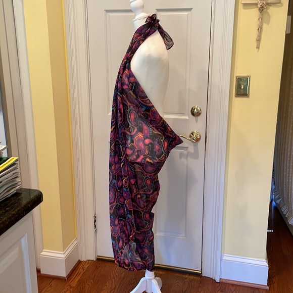 Sarong - Picture 2 of 8